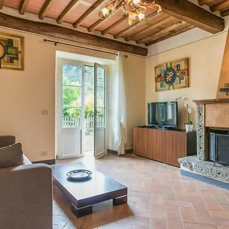 Дом отдыха Charming Stone House Near Lucca And Garfagnana