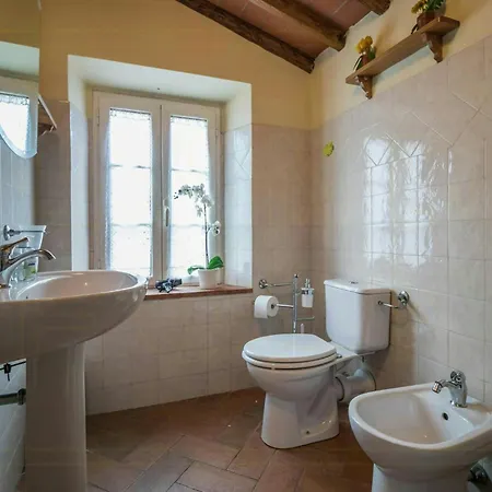 Дом отдыха Charming Stone House Near Lucca And Garfagnana *